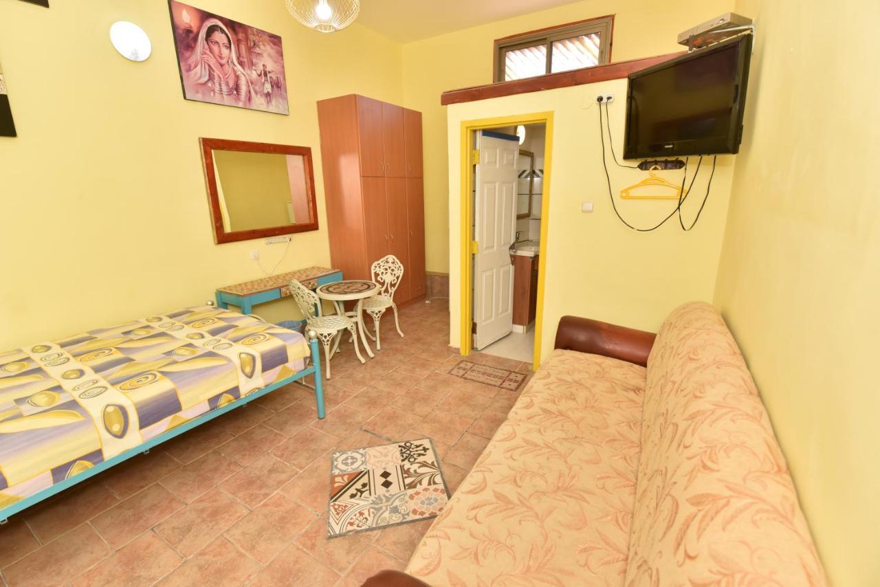 Corinne Hostel Eilat Exterior photo